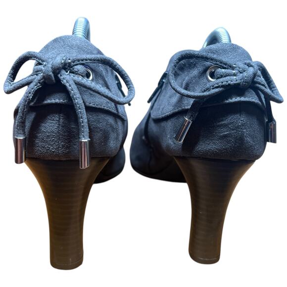 COACH and FOUR Women's Size 8 Gray Suede Ankle Booties Zip Cuffed Bow Heels - Picture 4 of 14